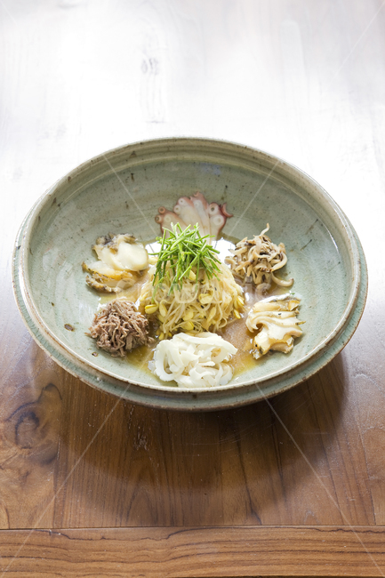 미식,요리,음식,장식,해물,문어,샐러드,콩나물,bowl,사발,meal,식사,food,dish,음식,식재료,요리,food,cook,meal,dishes,food reserves