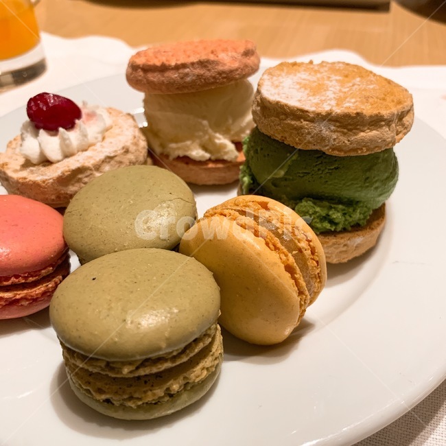 macaron,icecream,ice cream,dessert,snack,macaroon,dacquoise,Plating,buffet
