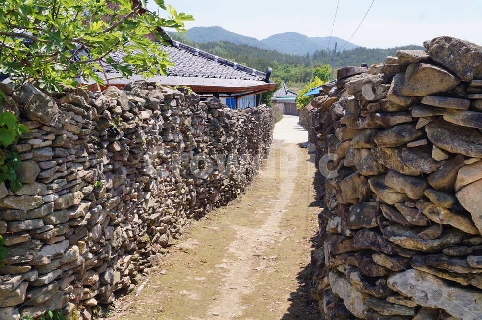 돌담,마을길,울타리,고향풍경,돌담길,고흥마을길,시골,마을,풍경,landscape,country,rural,town,골목길,alley,한국전통,한국문화,korean traditional,korean culture,rubble,파편
