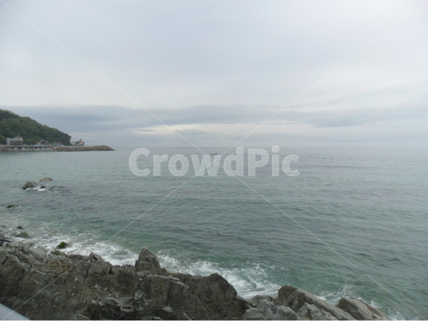 바다,sea,바위,rock,하늘,sky,구름,cloud,자연,풍경,nature,landscape,한국자연풍경,한국자연경관,korea nature landscape,outdoors,옥외,land,땅,water,물,ocean,대양,shoreline,해안선,promontory,곶,coast,연안