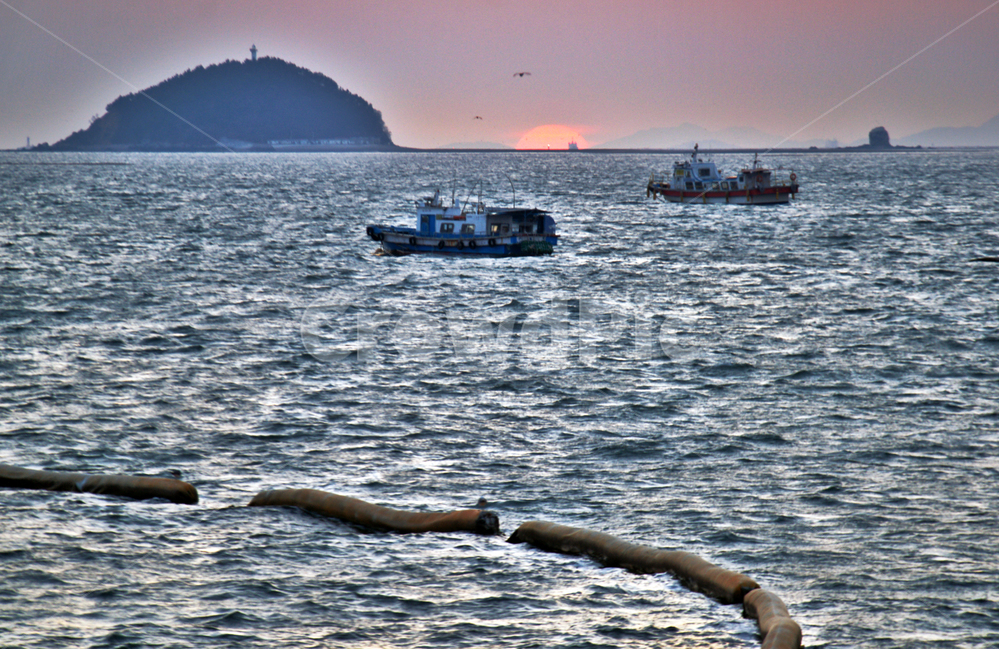 석양,일몰,지는해,붉은해,서해,고깃배,궁평항,화성,섬,산업,industry,industrial,어업,fishery,fishing industry