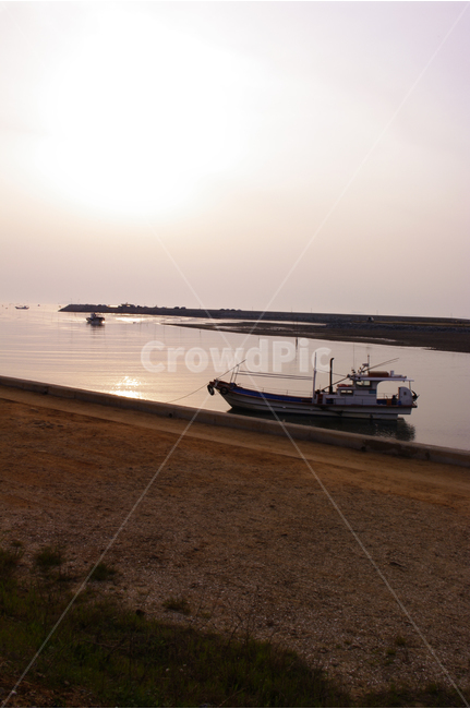 바다,석양,빛,일몰,풍경,관광지,landscape,배,어선,어부,산업,industry,industrial,어업,fishery,fishing industry,교통,교통수단,traffic,transportation