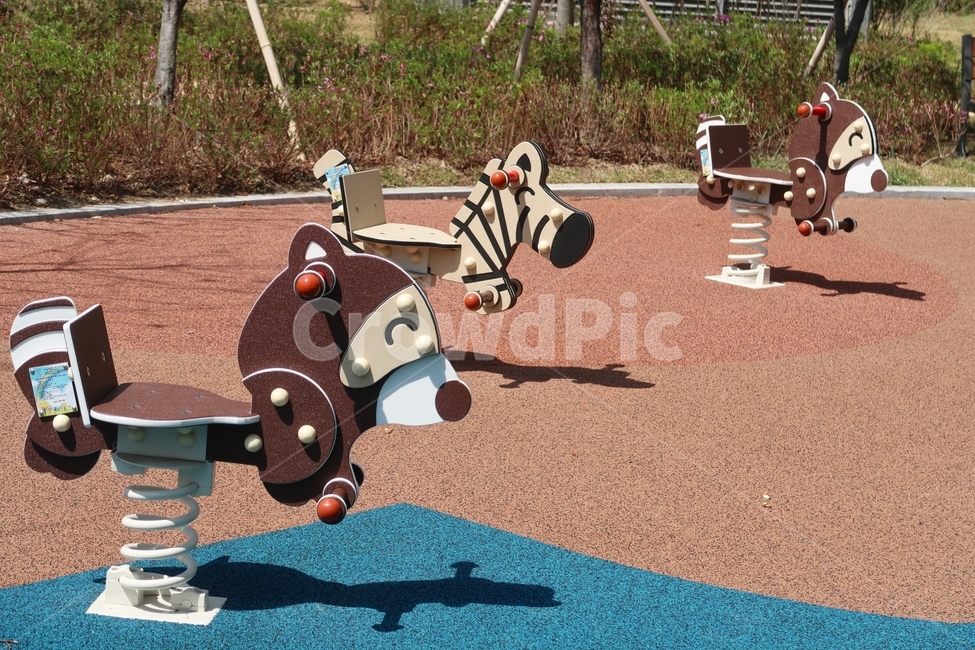 놀이터,곰,얼룩말,브라운,brown,갈색,놀이공원,놀이동산,놀이터,amusement park,playground