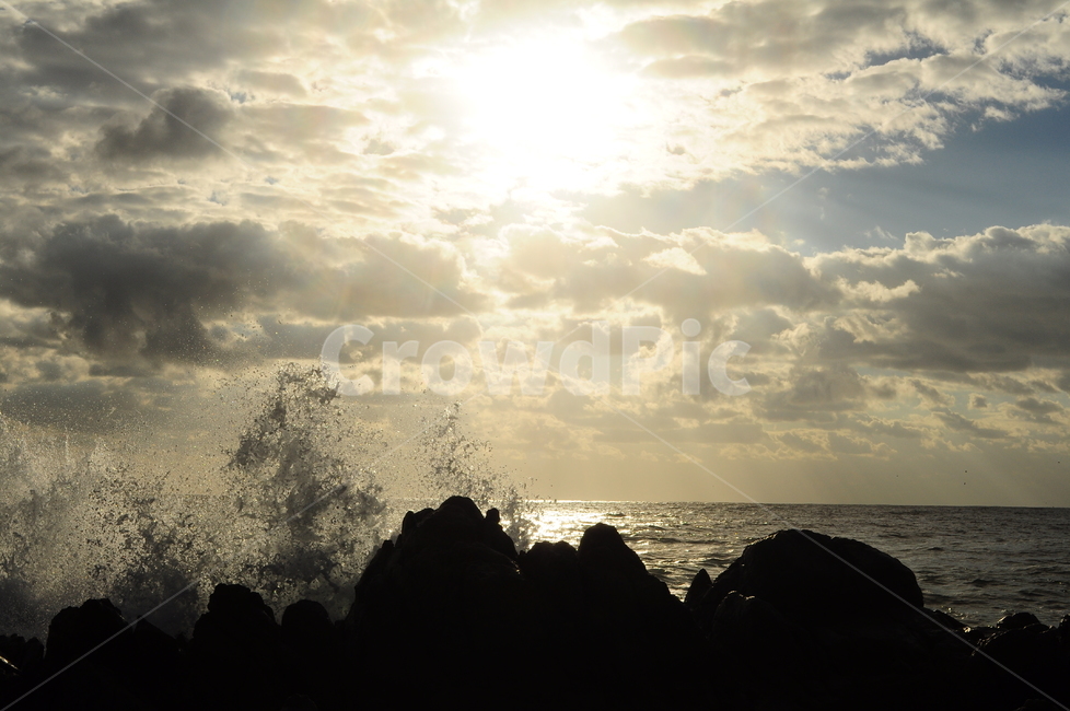 바다,파도,바위,역광,그림자,햇빛,햇살,구름,자연,풍경,nature,landscape,flare,플레어,light,빛,sunlight