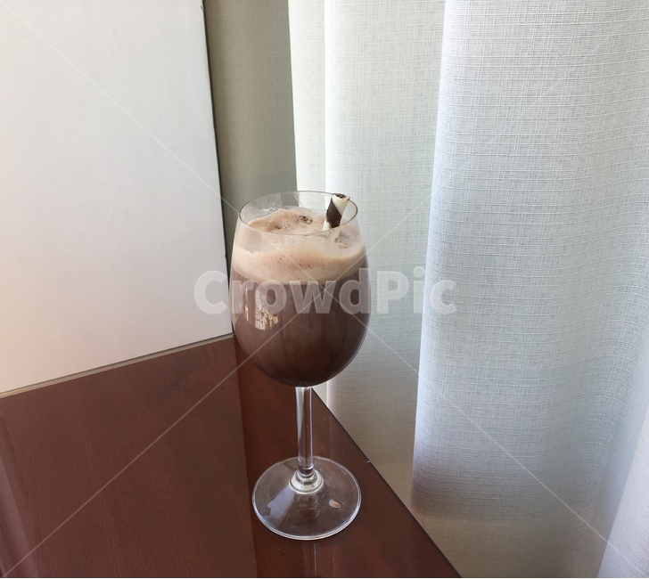 홈카페,homecafe,카페,cafe,초콜릿,chocolatelatte,초코라떼,chocolate,와인잔,wineglass,초코,코코아,과자,아이스크림