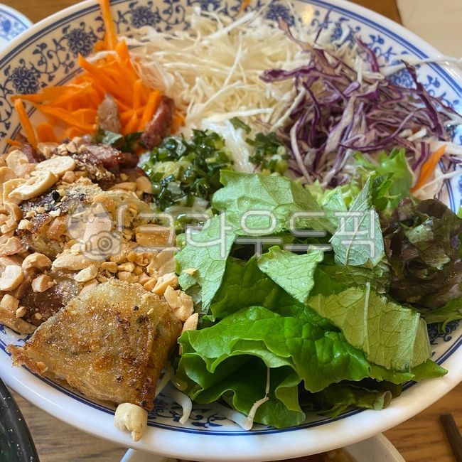 meal,Bunjja,Vietnamese cuisine,Vietnamese food,Bunthinuong,Bibim Rice Noodles,noodle,food