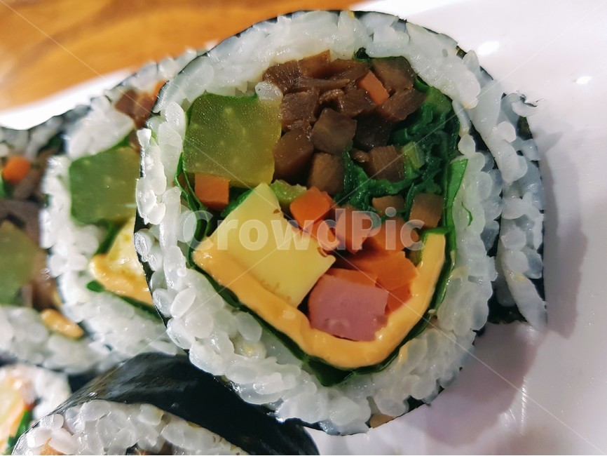 김밥,김,간식,간편식,점심메뉴,소풍,다양한야채,동그라미,컬러풀,써클,원,피크닉,식사,밥,gimbab,circle,colorful,conveniencefood,picnic,음식,식재료,요리,food,cook,meal,dishes,food reserves,한식,한국음식,한국요리,korean food,korean dishes,korean meal,korean cook