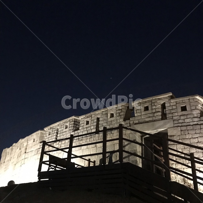 낙산공원,낙성공원,성벽,야경,화성,야경,밤,풍경,nightscape,night,landscape,한국전통,한국문화,korean traditional,korean culture,건축물,건물외관,exterior,building,structure,architecture,construction,banister,난간,handrail,railing