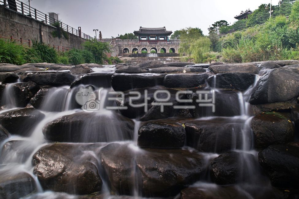 Mars,Buksumun,Hwahongmun Gate,UNESCO World Heritage Site,Suwons Eight Scenic Views,Suwon Hwaseong Fortress,Hwahonggwanchang