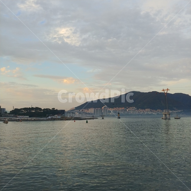 산,구름,water,물,sea,바다,ocean,대양,outdoors,옥외,land,땅,scenery,풍경,부산,배,한적,평화,지평선,하늘,자연,nature,자연,풍경,nature,landscape,shoreline,해안선,coast,연안