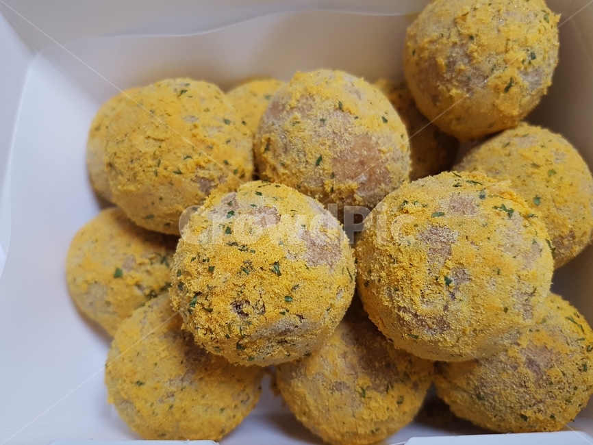 치즈볼,먹거리,뿌링클치즈볼,빵,후식,디저트,간식,음식,식사,요리,야식,식재료,밀가루,치즈