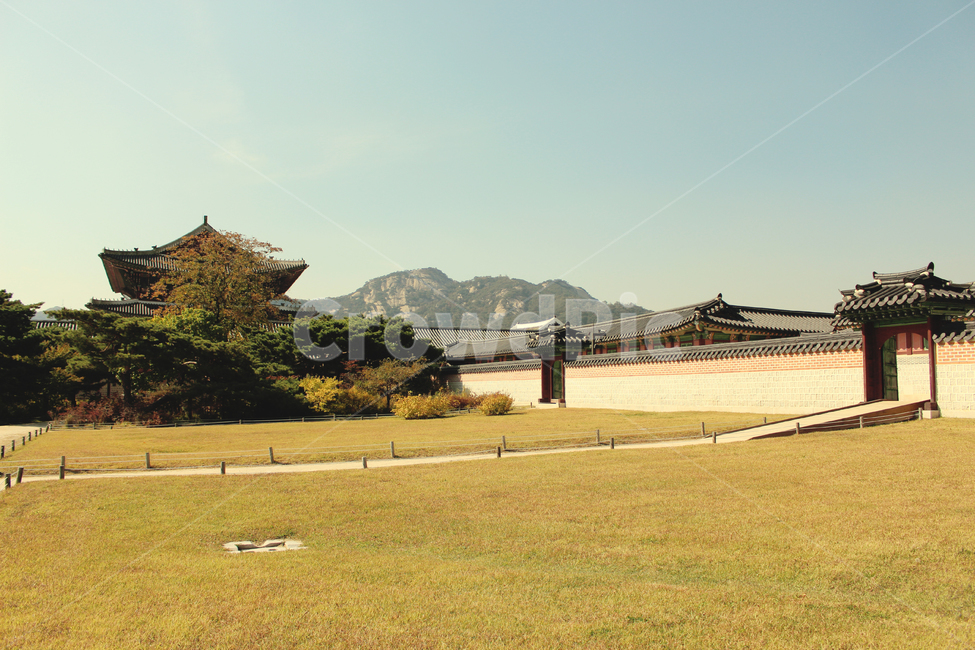 가을경복궁,문화재,무노하유산,감성사진,경회루,풍경,자연,한국전통,한국문화,korean traditional,korean culture,랜드마크,landmark,tourist attraction,한국랜드마크,한국관광지,한국명소,korea landmark,korea tourist attraction,건축물,건물외관,exterior,building,structure,architecture,construction