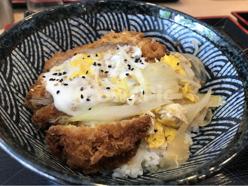 돈까스덮밥,일식,점심,돈까스,요리,음식,음식,식재료,요리,food,cook,meal,dishes,food reserves,일식,일본음식,일본요리,Japanese food,Japanese dishes,Japanese meal,Japanese cook