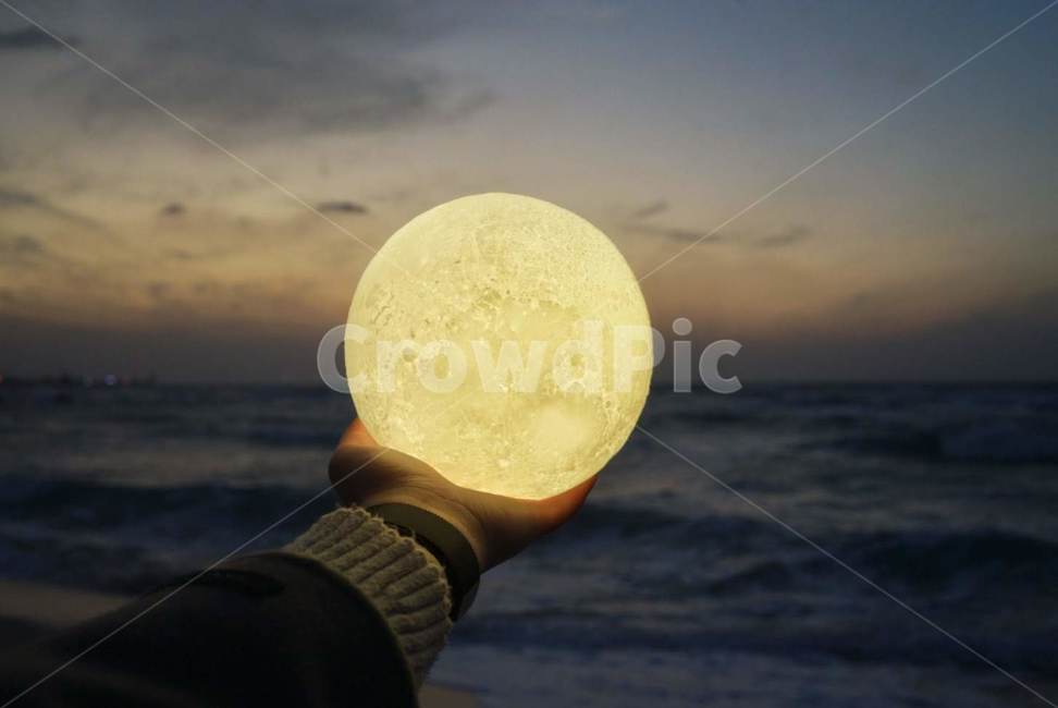 조명,무드등,달,달무드등,바다,노을,파도,해변,바다,beach,sea,사물,물건,오브젝트,thing,object,matter
