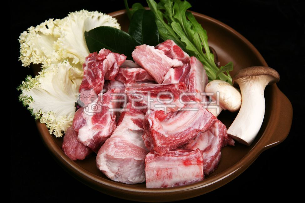 butchery,main menu,recipe,raw,rib,raw meat,pork,vegetable,food,Red,pot,Pork barbecue,Food Ingredients,meat,cooking,fresh,mushroom