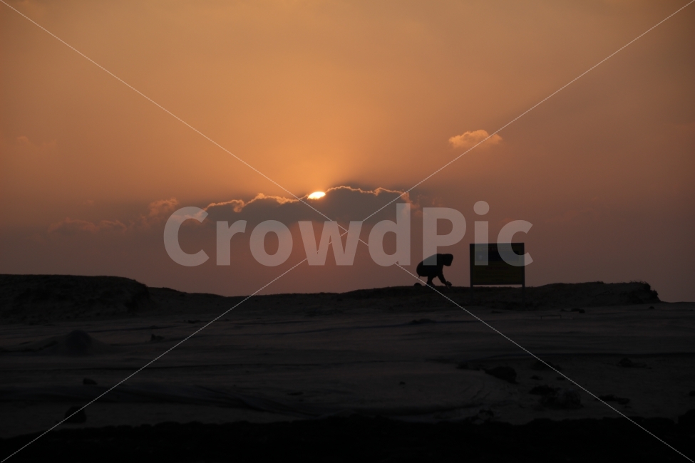 해질녘,아저씨,노을,붉은해,제주도,자연,풍경,nature,landscape,사람,인물,인간,human,person,outdoors,옥외,dusk,황혼,dawn,새벽,red sky,붉은 하늘,sky,하늘,sunset,일몰,sunlight,햇빛