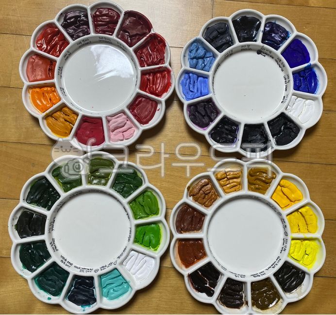 paint container,color,painting,pallet,paint,palette,plate,flower plate