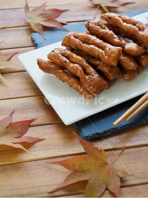 약과,한국음식,식품,한식,한국문화,음식,한국,배경,음식문화,웰빙,문화,아시아,아시아음식,접시,전통,설날,추석,젓가락,추석음식,설날음식,명절,명절음식,한국과자,전통과자,과자,한과,한국전통과자,쌀과자,간식,후식,스낵,단풍잎,한국전통,한국문화,korean traditional,korean culture,음식,식재료,요리,food,cook,meal,dishes,food reserves,한식,한국음식,한국요리,korean food,korean dishes,korean meal,korean cook,디저트,간식,후식,dessert,snack