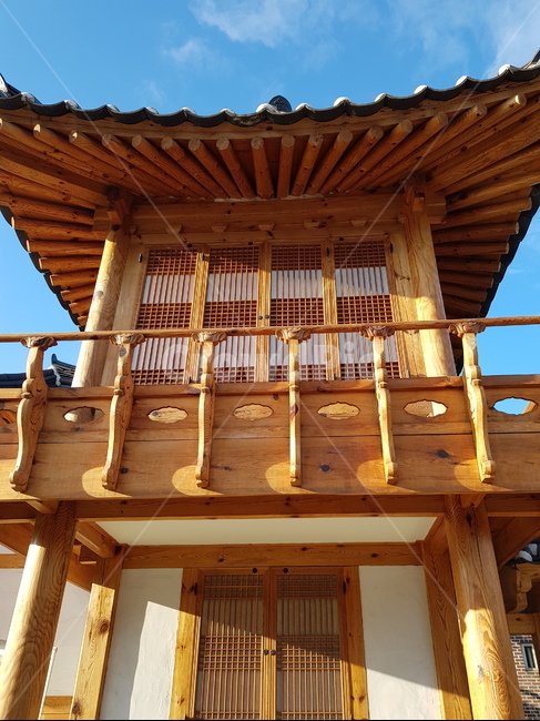한국,한옥,파란하늘,전통기와,집,한국전통,한국문화,korean traditional,korean culture,건축물,건물외관,exterior,building,structure,architecture,construction