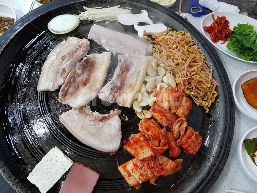 삼겹살,솥뚜껑,고기,삼겹살구이,겹살