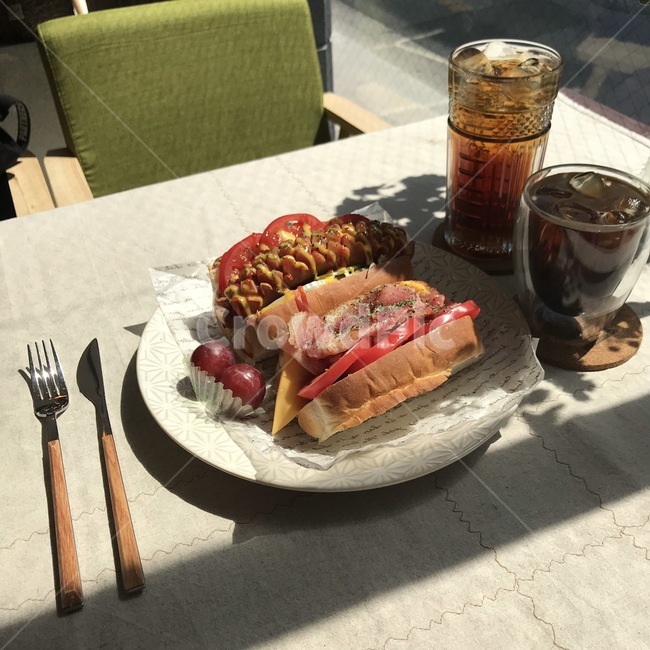 핫도그,음식,브런치,카페,베이컨핫도그,음식,식재료,요리,food,cook,meal,dishes,food reserves,디저트,간식,후식,dessert,snack,커피,카페,coffee,cafe