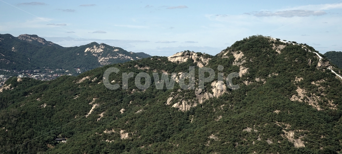 북한산,인왕산,비봉,자연,하늘,여름,기차바위,녹음,화강암,나무,숲,소나무,scenery,nature,rock,더위,햇빛,풍경,landscape,자연,풍경,nature,landscape,한국자연풍경,한국자연경관,korea nature landscape,outdoors,옥외,slope,경사,hill,언덕