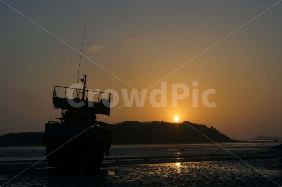 일출,풍경,을왕리,아침,배,바다,자연,풍경,nature,landscape,한국자연풍경,한국자연경관,korea nature landscape,해변,바다,beach,sea,실루엣,그림자,silhouette,shadow,산업,industry,industrial,어업,fishery,fishing industry,교통,교통수단,traffic,transportation,vehicle,차량,boat,보트