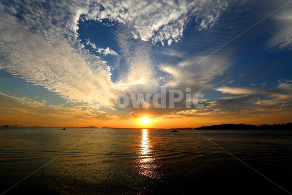바다,풍경,노을,석양,구름,자연,풍경,nature,landscape,outdoors,옥외,sunlight,햇빛,sky,하늘,dusk,황혼,dawn,새벽,sunset,일몰,red sky,붉은 하늘