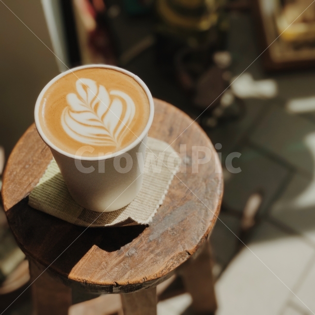감성사진,햇살좋은날,햇빛,창가,라떼,커피,카페,coffee,cafe,감성,sensible,feeling