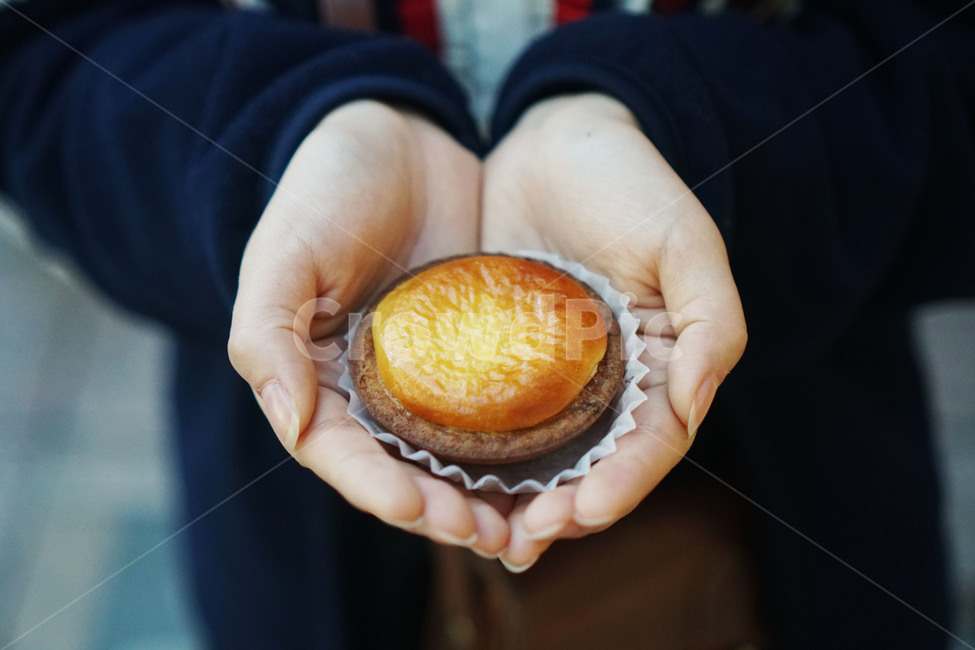 에그타르트,타르트,디저트,빵,후식,과자,음식,sweets,tart,손,음식,식재료,요리,food,cook,meal,dishes,food reserves,디저트,간식,후식,dessert,snack