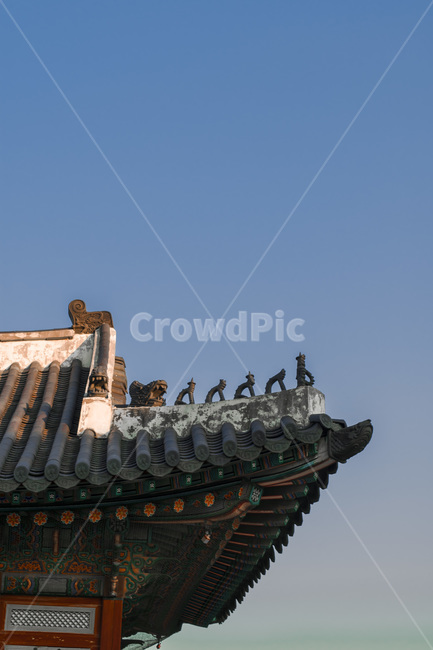 전통건축물,문화재,경복궁,어처구니,하늘,한국전통,한국문화,korean traditional,korean culture,건축물,건물외관,exterior,building,structure,architecture,construction
