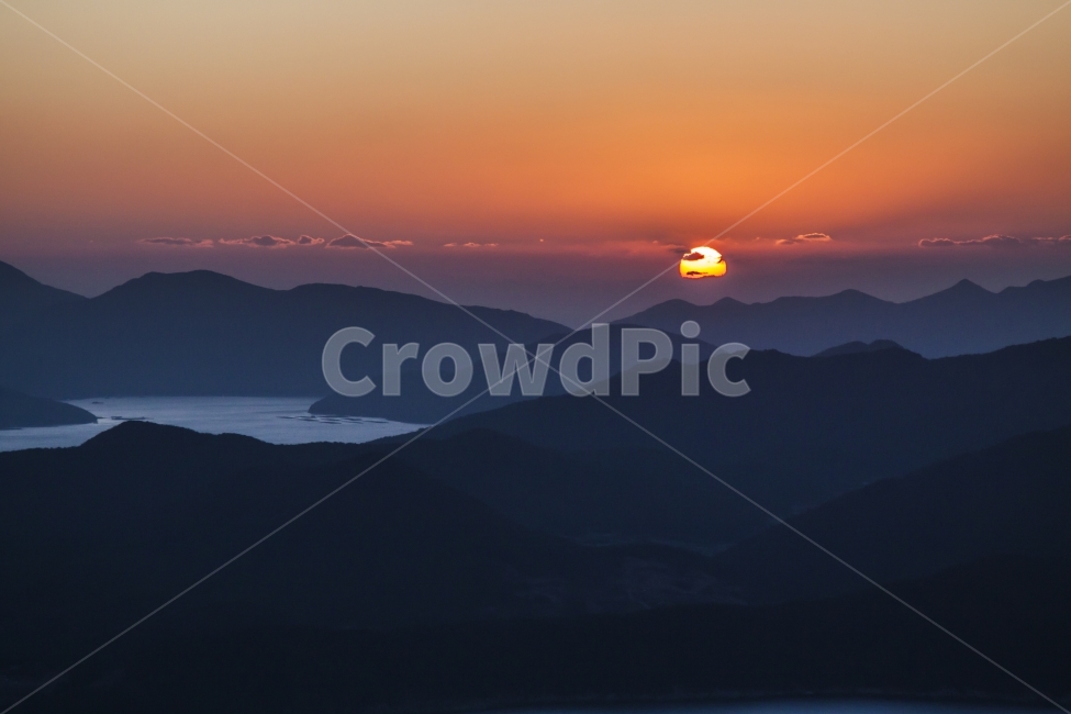 일출,새해,sunrising,해,새해일출,자연,풍경,nature,landscape,한국자연풍경,한국자연경관,korea nature landscape,outdoors,옥외,sky,하늘,red sky,붉은 하늘,sunset,일몰,dawn,새벽,dusk,황혼,mountain range,산맥,mountain,산