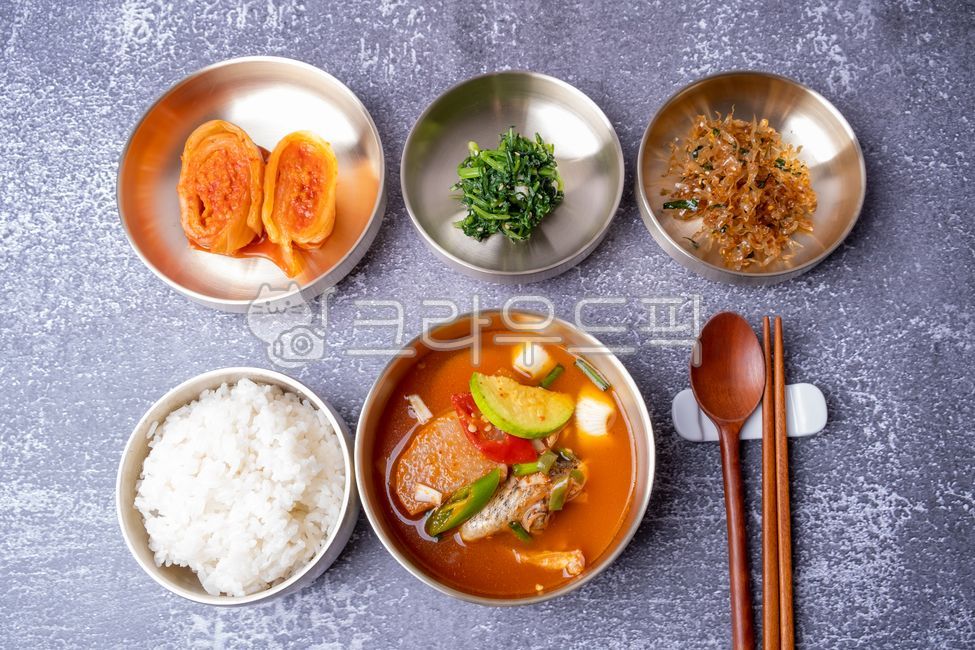 soup,soup bowl,table setting,dining table,chopsticks,soup dish,plate,bowl,side dish,Jinmichae,spicy stew,table,Herbs,rice bowl,Kimchi,kimchi,restaurant,squid stew,Korean,rice,Stirfried Jinmicae,food,Stirfried squid,meal,Mugwort,Spicy Rockfish Soup,home fo