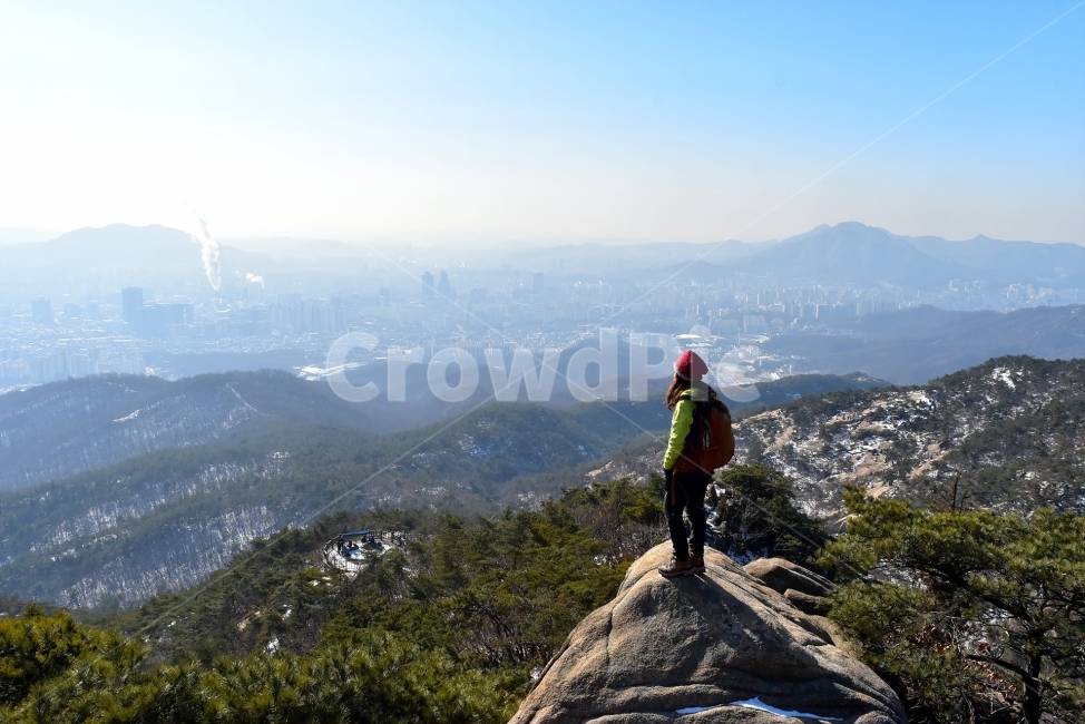 관악산,풍경,겨울,자연,눈,스포츠,등산,산행,nature,snow,겨울풍경,느낌,아름다운,신비로운,경이로운,기암,바위,암봉,암릉,다큐,필,힐링,명산,landscape,winter,season,트레킹,100대명산,인기명산,조망,전망,정부청사,6봉,수목원능선,바윗길,암릉길,명품송,소나무,한국자연풍경,한국자연경관,korea,관양능선,팔봉능선,국기봉,겨울,계절,winter,season,자연,풍경,nature,landscape,한국자연풍경,한국자연경관,korea nature landscape,사람,인물,인간,human,person,여행,휴가,traveling,vacation,trip,스포츠,레저,운동,sports,leisure,exercise,outdoors,옥외