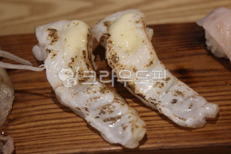 생선초밥,초밥,광어초밥,광어사시미,광어회,회,생선회,사시미,광어스시,스시,생선요리,해산물,해물,식사,일식,음식,식재료,요리,food,cook,meal,dishes,food reserves,일식,일본음식,일본요리,Japanese food,Japanese dishes,Japanese meal,Japanese cook