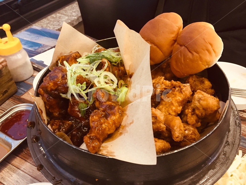 통닭,음식,옛날통닭,모닝빵,갈비맛,치킨,양념치킨,왕갈비통닭,음식,식재료,요리,food,cook,meal,dishes,food reserves