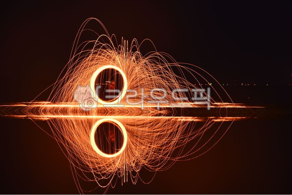 night view,Jwibulnori,spinning iron wool,nature,flame reflection,flame trail,Decalcomani,fire can,long exposure,trajectory,outdoors,light,Production,iron wool,cotton track