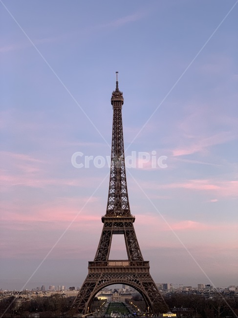 파리,프랑스,paris,france,에펠탑,eiffeltower,eiffel,building,건물,architecture,건축물,tower,탑,spire,첨탑,steeple,뾰족한탑,하늘,sky,랜드마크,landmark,tourist attraction,세계랜드마크,해외랜드마크,외국랜드마크,world landmark,world tourist attraction