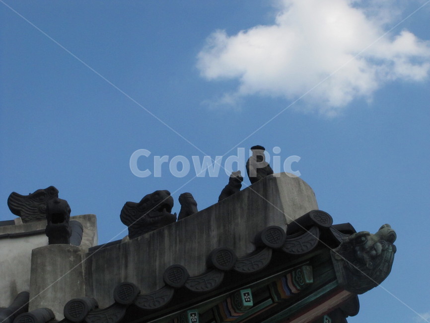 궁,궁궐,어처구니,구름,하늘,감성,국내,한국,한국전통,한국문화,korean traditional,korean culture,건축물,건물외관,exterior,building,structure,architecture,construction