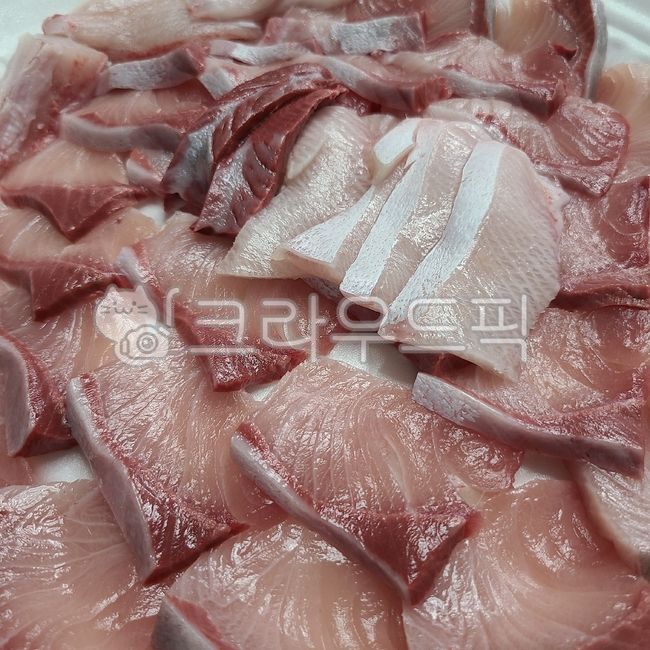 Defense,raw fish,raw fish,food,drinking snack,assorted raw fish,food