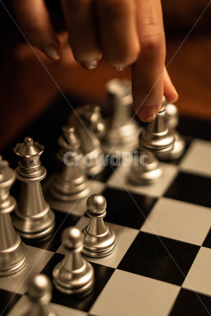 체스,선택,판단,고민,신중,시작,게임,생각,계획,관리,현명,chess,choice,plan,망설임,hesitation,manage,start,game,thoughts,wise,게임,오락,놀이,game,play,사물,물건,오브젝트,thing,object,matter