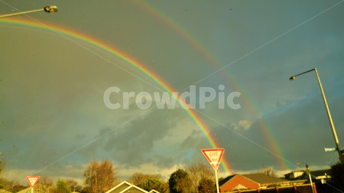 무지개,차안,비오는날,쌍무지개,집,가로등,rainbow,car,rain,doublerainbow,house,streetlight
