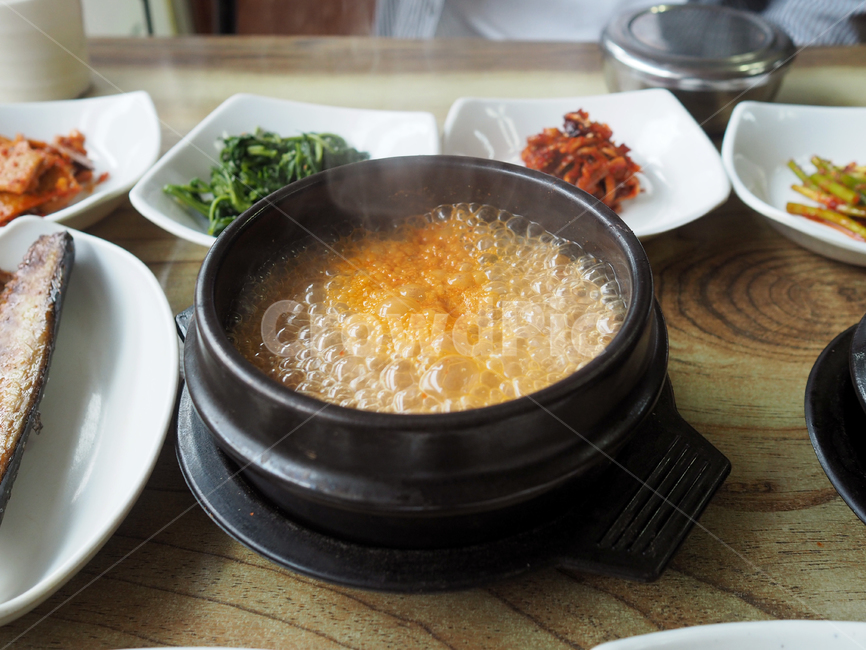된장찌개,찌개류,찌개,된장,한식,bowl,dish,요리,food,음식,meal,식사,음식,식재료,요리,food,cook,meal,dishes,food reserves,한식,한국음식,한국요리,korean food,korean dishes,korean meal,korean cook