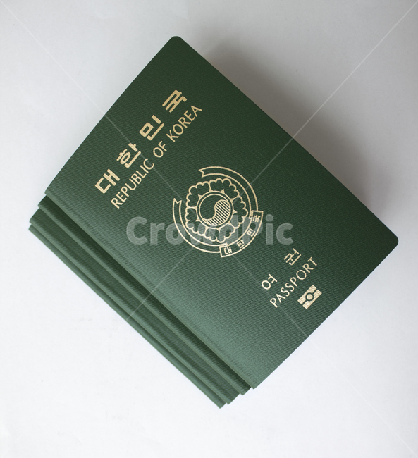 여권,한국여권,passport,대한민국여권,id,사물,물건,business,card,citizen,emigration,identification,identity,international,korea,pass,republicofkorea,security,한국,대한민국,클로즈업,탑앵글,탑뷰,탑,흰배경,쌓기,여행,휴가,traveling,vacation,trip