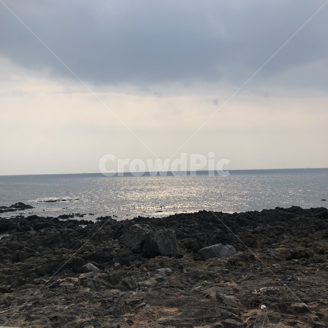 하늘,자연,풍경,바다,물,돌,바위,바닥,제주도,구름,감성,빛,자연,풍경,nature,landscape,architecture,건축물,building,건물,tower,탑