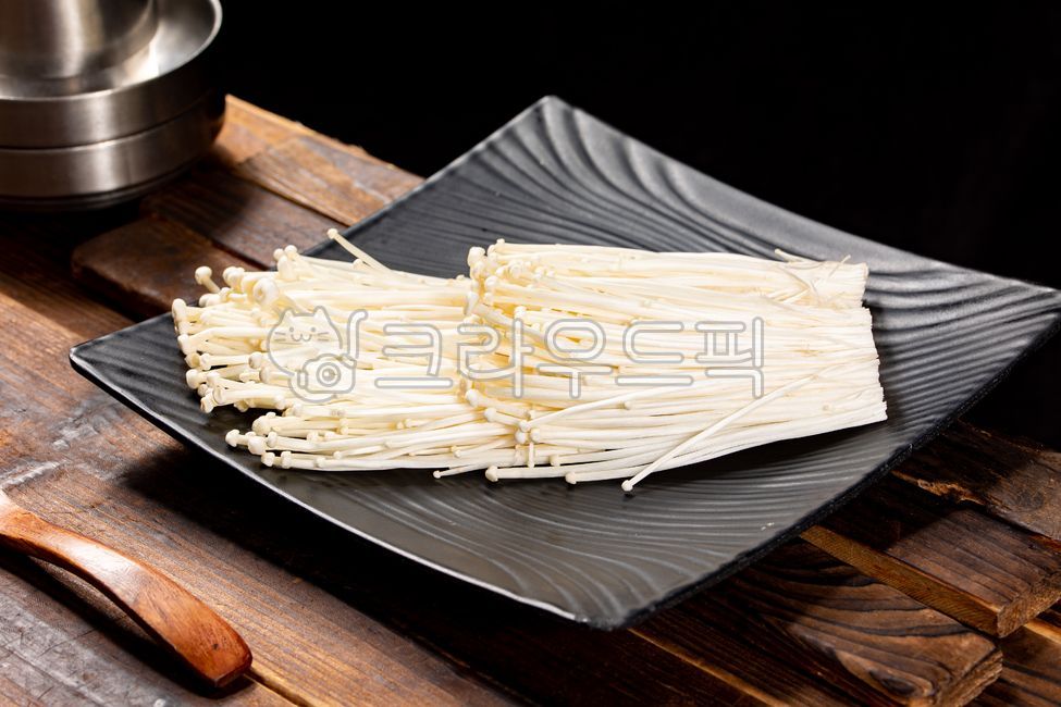 팽이버섯,버섯요리,한국버섯,건강버섯,버섯구이,한국음식,한식요리,채소요리,집밥요리,인기반찬,버섯반찬,간단요리,한국전통음식,맛있는버섯,한국맛집,건강식단,한국채소,대표버섯,한식반찬,버섯볶음,enokimushroom,goldenneedlemushroom,koreanmushroom,mushroomdish,koreanfood,えのき茸,きのこ料理,韓国料理,えのき料理,野菜料理,金针菇,蘑菇料理,韩国蘑菇,蔬菜料理,韩国美食