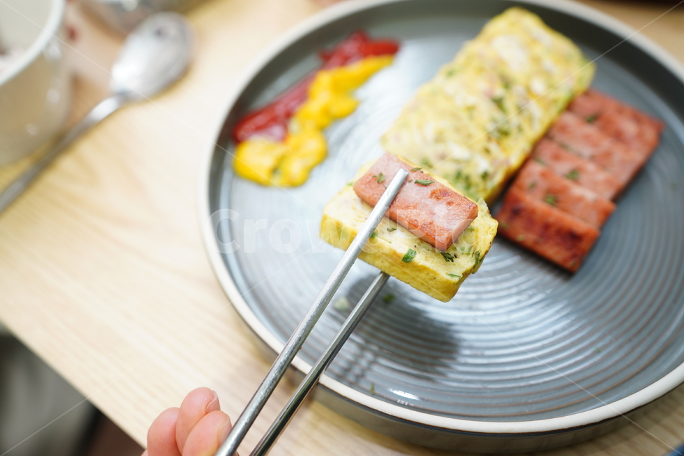 집밥,한식,계란말이,스팸,햄,접시,음식,식사,먹방,반찬,안주,컬러,노랑,요리,간식,음식,식재료,요리,food,cook,meal,dishes,food reserves