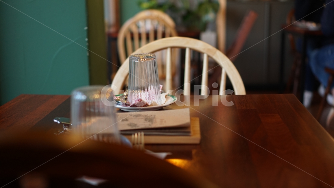 식당,다이닝룸,다이닝,내부,인테리어,의자,식탁,restaurant,dining,interior,chair,table,사물,물건,오브젝트,thing,object,matter