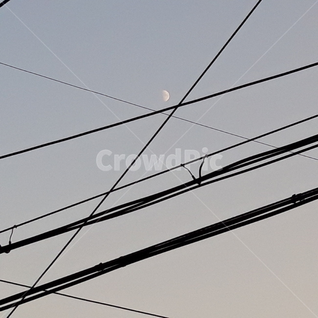 하늘,sky,달,moon,초승달,전깃줄,저녁하늘,전선,어두운하늘