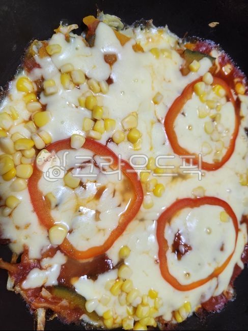 food,음식,홈메이드피자,수제피자,떠먹는피자,야채피자,스위트콘,파프리카,피자치즈